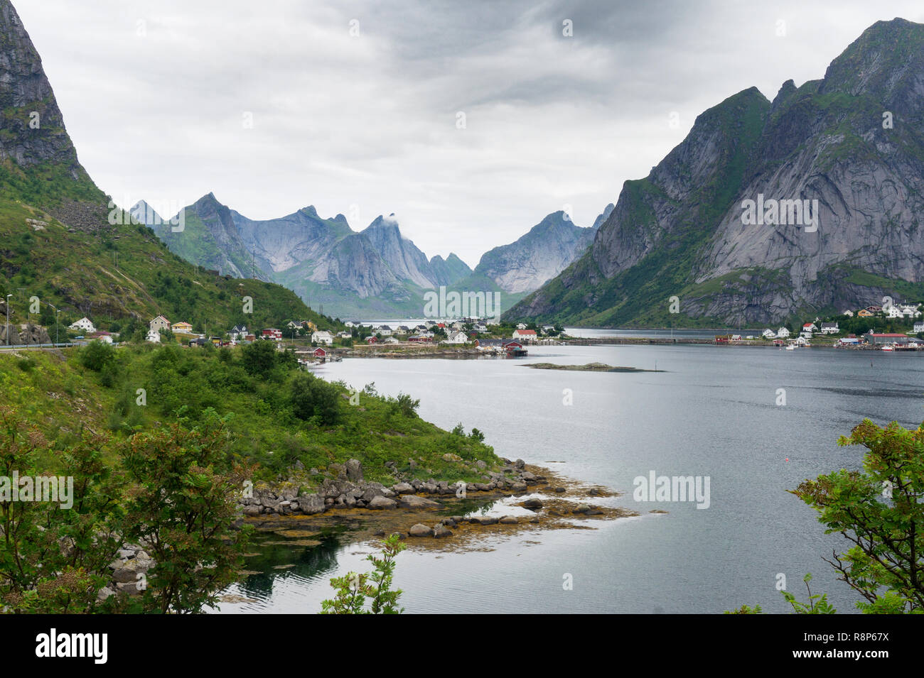 Reine è un villaggio di pescatori sull arcipelago delle Lofoten, Nordland county, Norvegia Foto Stock