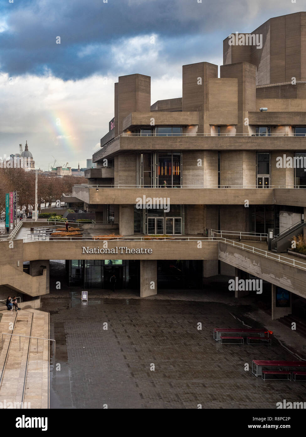 Il Teatro Nazionale edificio, Southbank, Londra, Regno Unito. Foto Stock