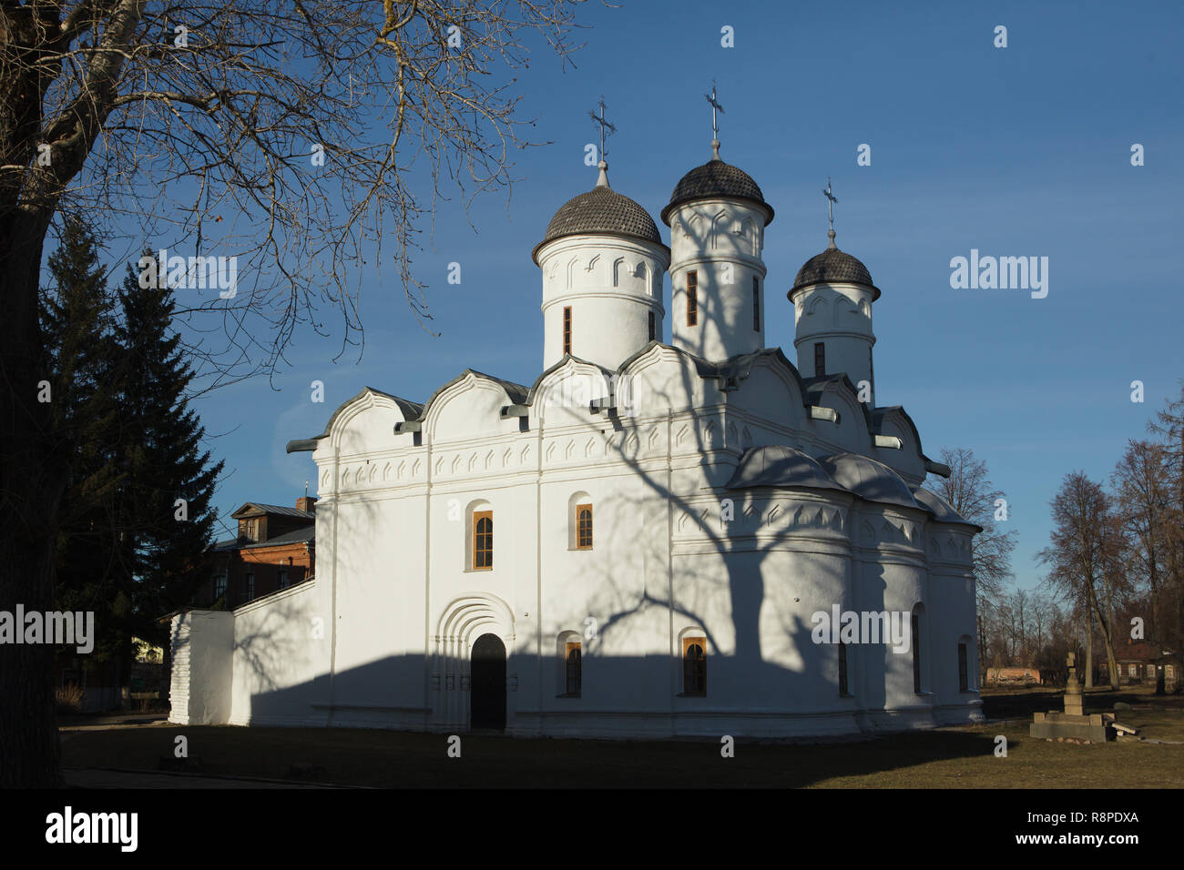 Cattedrale della Deposizione della Veste risalente alla prima metà del XVI secolo per la Deposizione della Veste (Rizpolozhensky monastero) a Suzdal, Russia. Foto Stock