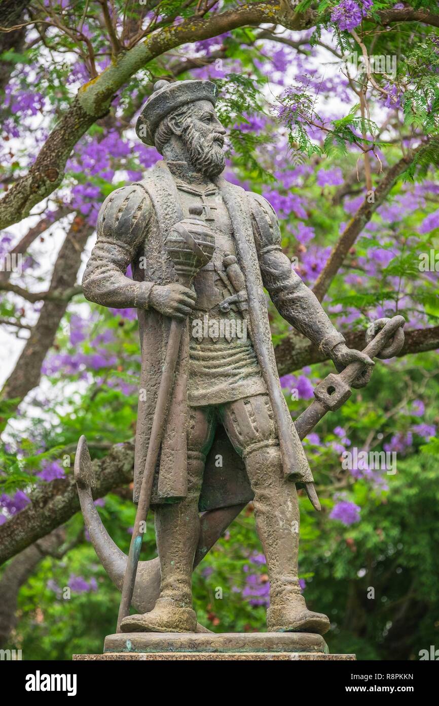 Il Portogallo, regione Alentejo, Evora, sito Patrimonio Mondiale dell'UNESCO, Evora giardino pubblico, statua di Vasco de Gama, presentato a Evora tramite la provincia del Sud Africa di Natal in 1997, il cinquecentesimo anniversario della sua scoperta di Natal il giorno di Natale 1497 Foto Stock