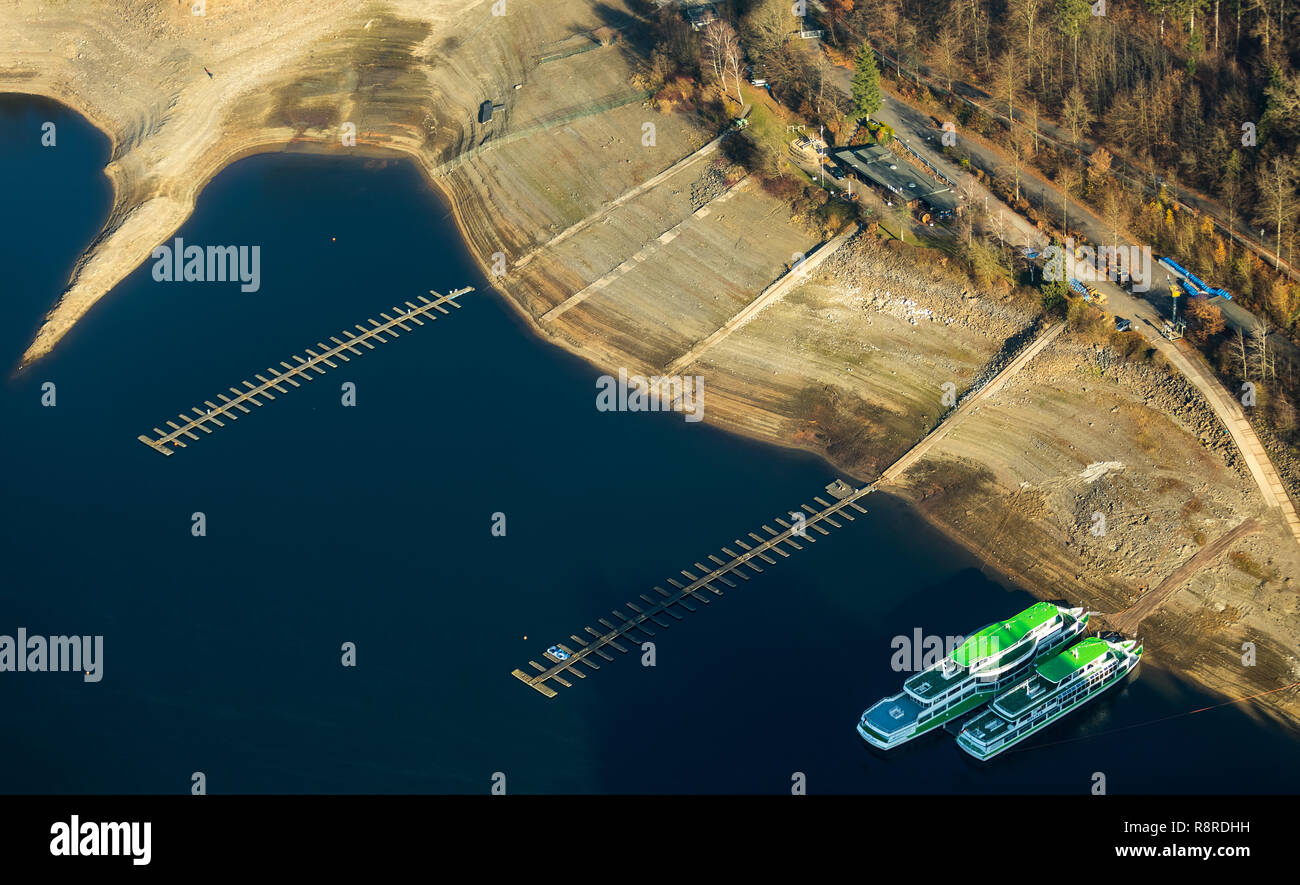 Vista aerea, White Fleet Bigge lago, le gite in barca sono giacenti in secco, le navi da passeggeri, pontili per le barche a vela, Bigge lago, Bigge dam, serbatoio, l Foto Stock