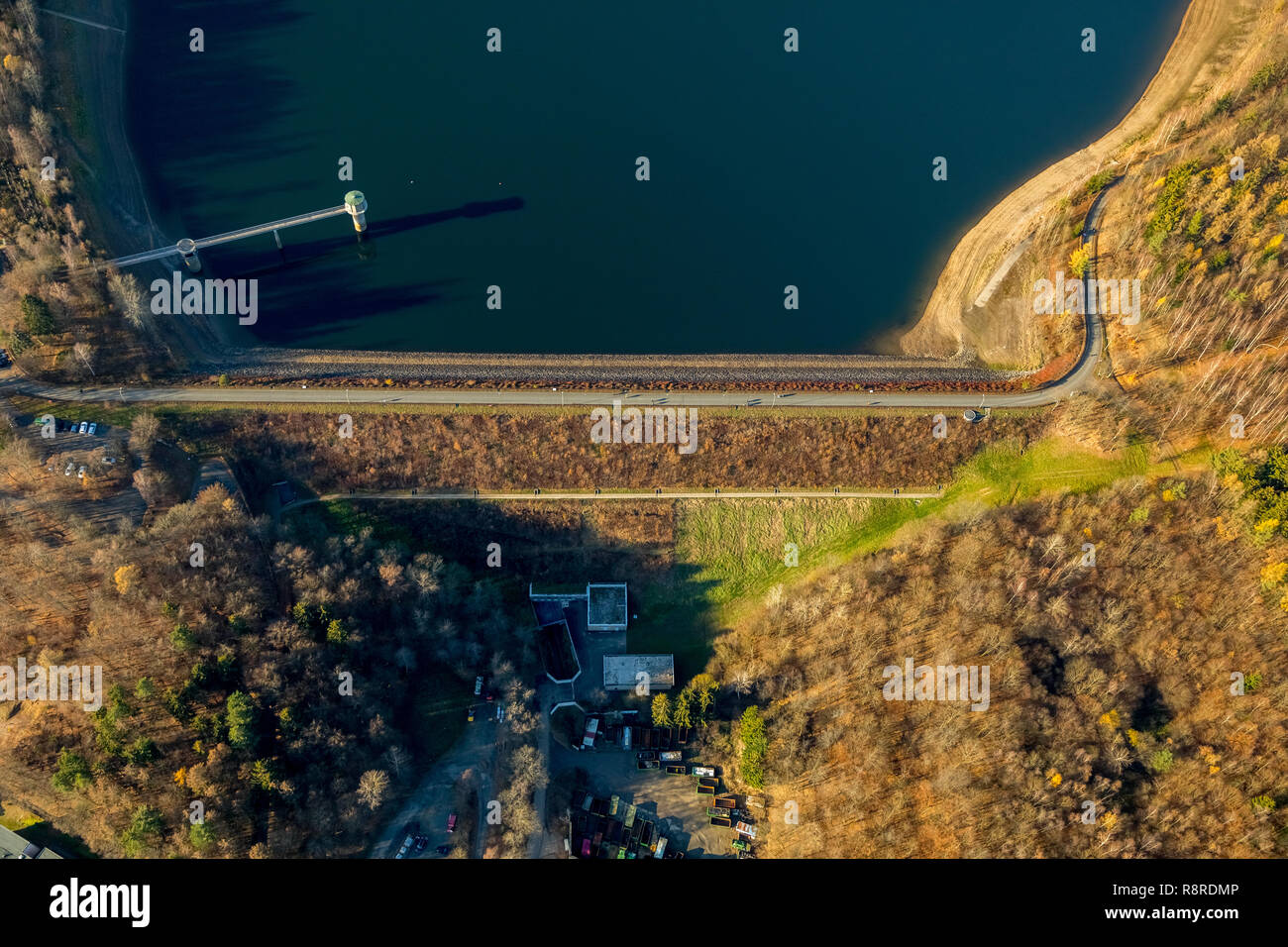 Vista aerea, Breitenbach dam, acqua bassa e la mancanza d'acqua, siccità, lago artificiale, Allenbach, Hilchenbach, Siegerland, Renania settentrionale-Vestfalia, Germania, Foto Stock