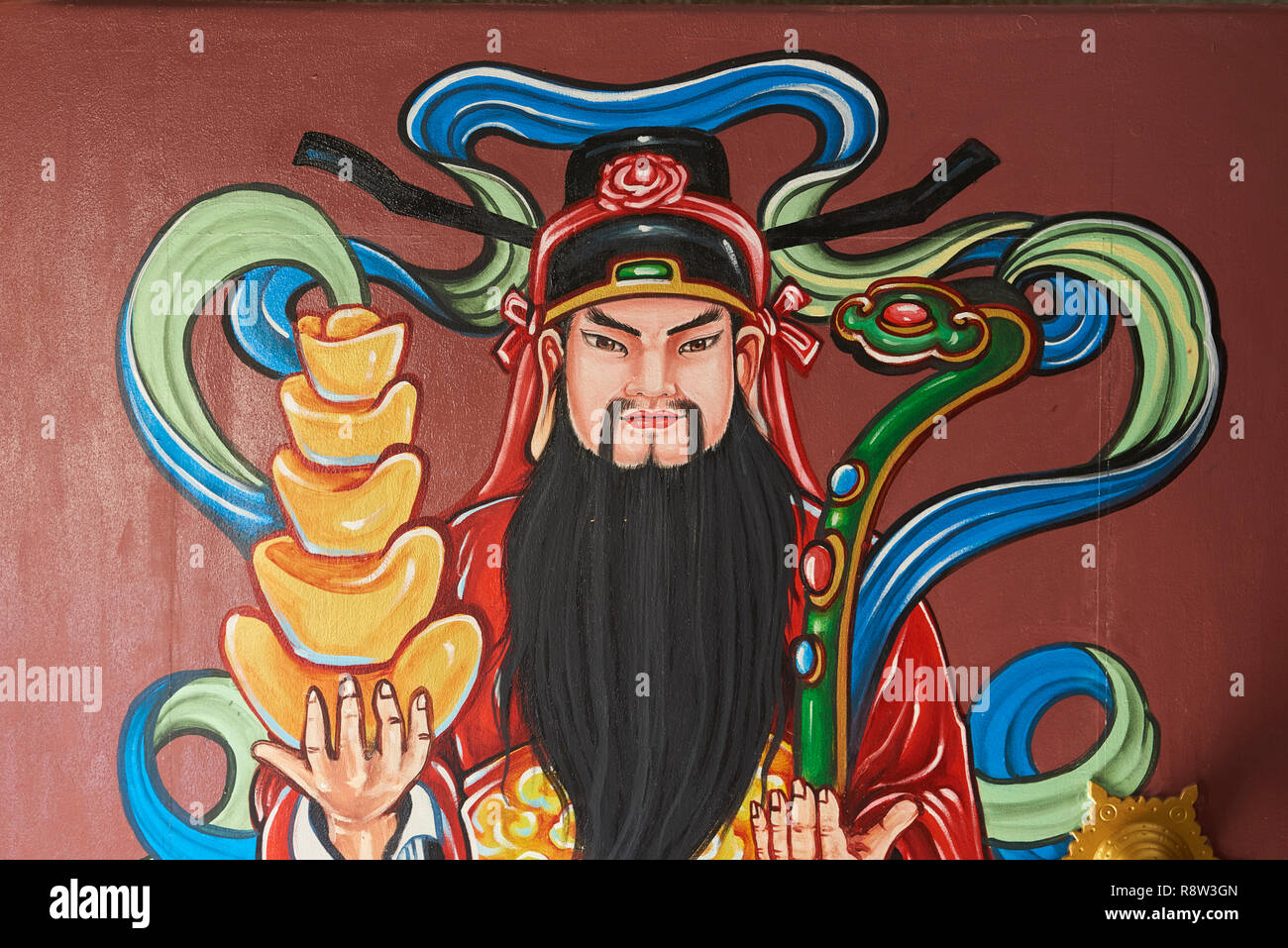 Dettaglio del porta colorati dipinti all'interno di Kuang Im Cappella, vicino al Fiume Kwai, Kanchanaburi, Thailandia. Foto Stock