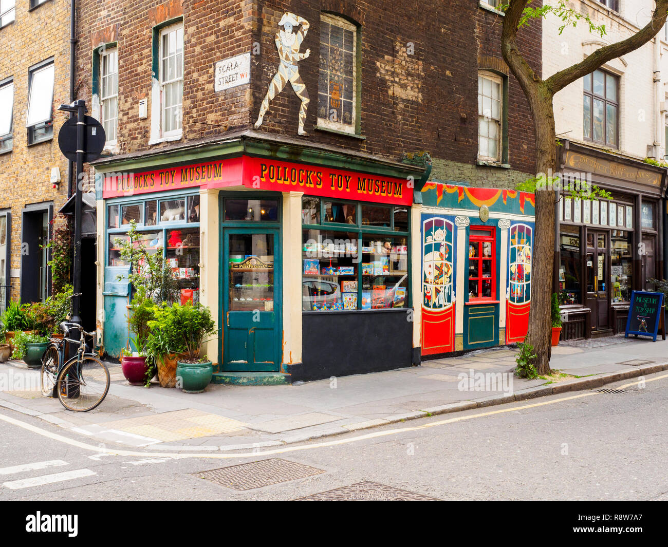 Pollock's Toy Museum a Bloomsbury - Londra, Inghilterra Foto Stock