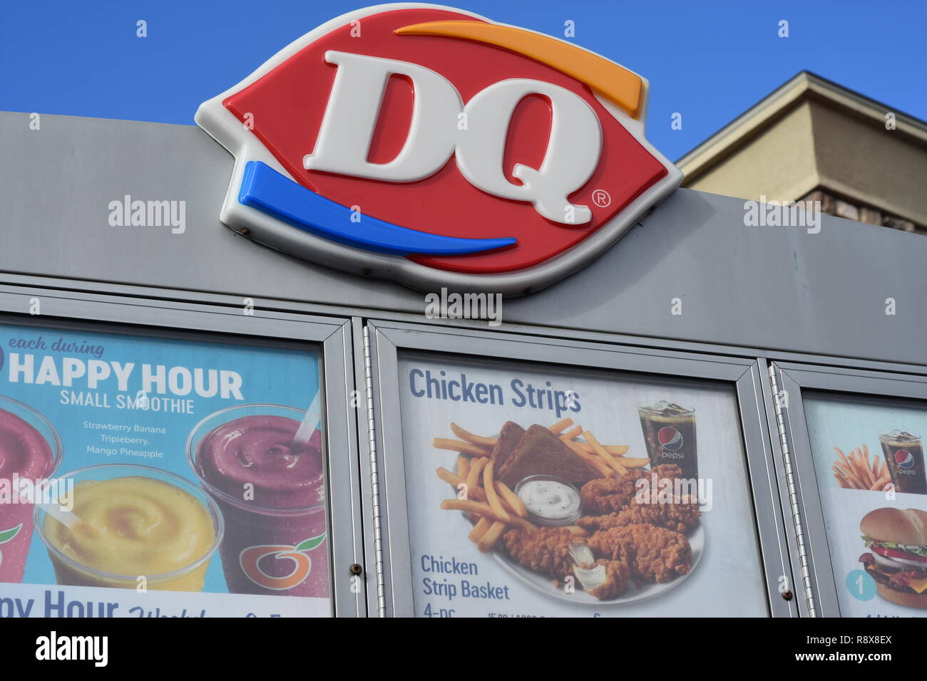 Dairy Queen guidare attraverso il segno/logo Foto Stock