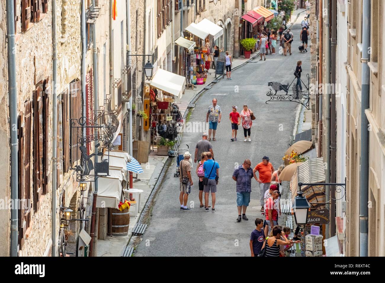 Francia, Pirenei orientali, Villefranche de Conflent, denominata Les Plus Beaux Villages de France (i più bei villaggi di Francia), il XI secolo città medievale fortificata da Vauban nel XVII secolo Foto Stock