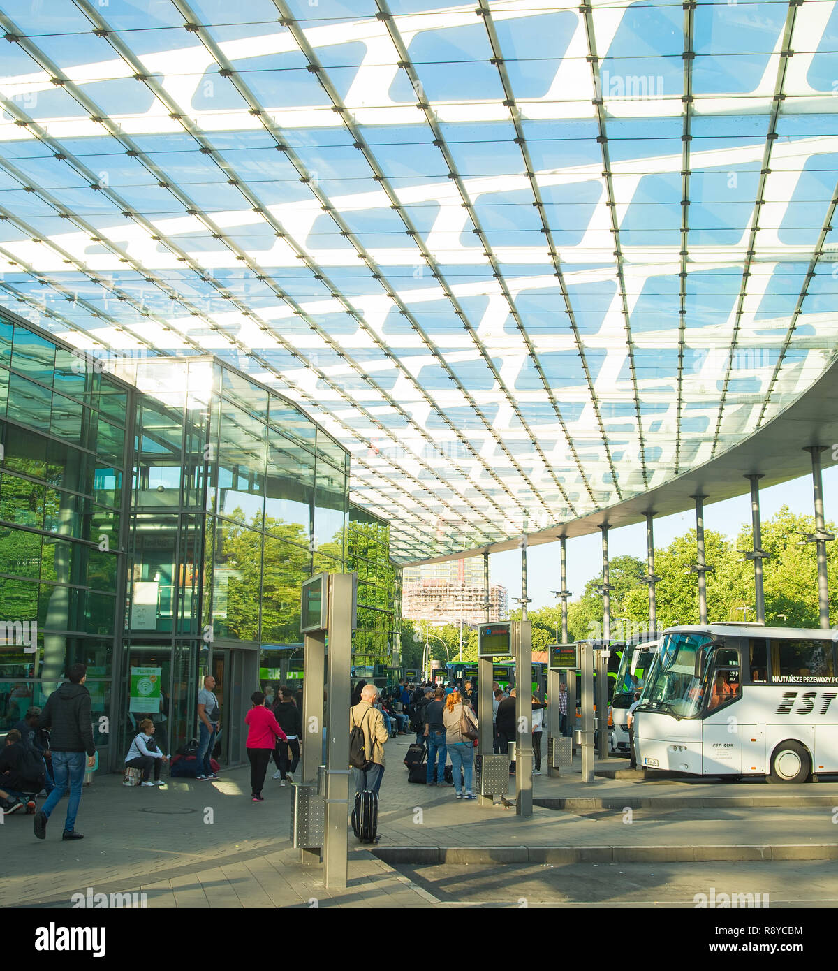 Tetto della stazione degli autobus immagini e fotografie stock ad alta