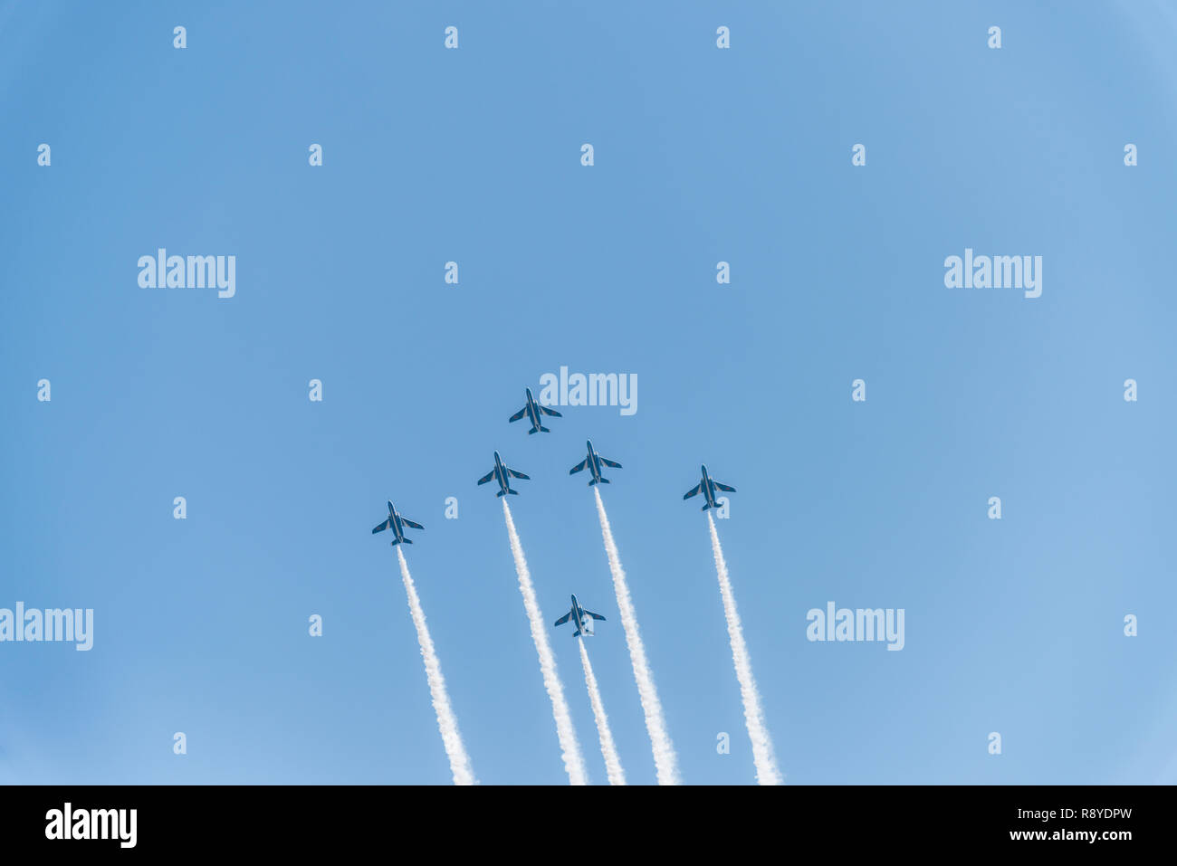 Aria spettacolo acrobatico da Blue Impulse, Giapponese jet da combattimento Foto Stock