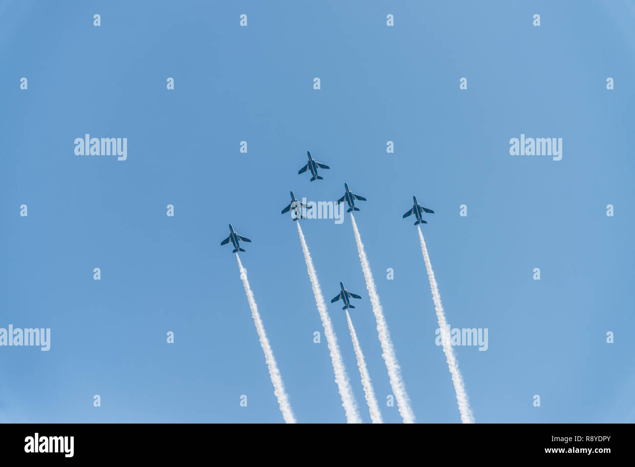 Aria spettacolo acrobatico da Blue Impulse, Giapponese jet da combattimento Foto Stock