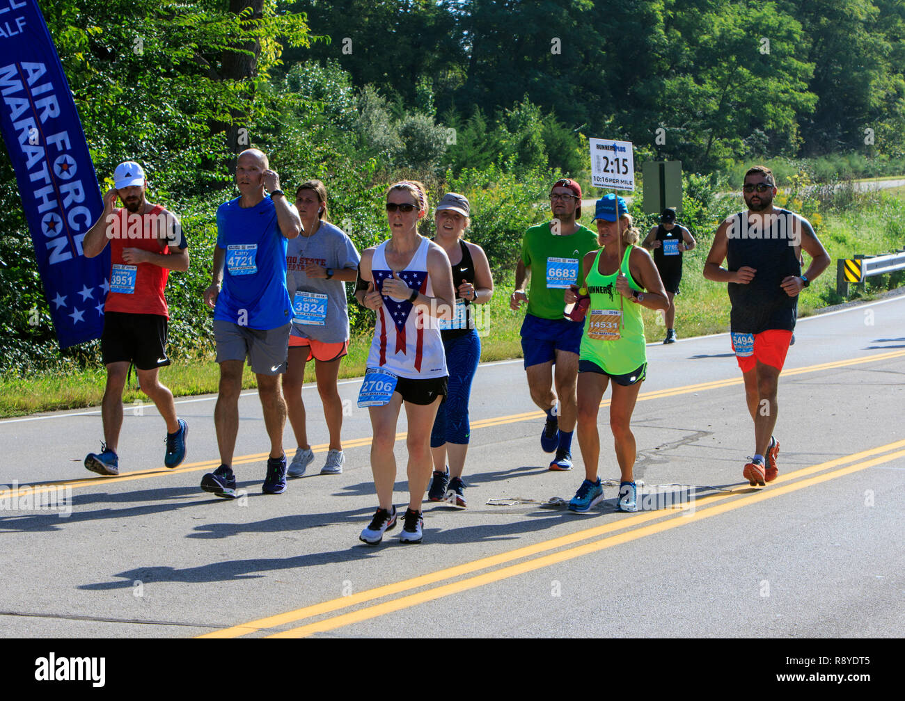 Guide di scorrimento a 2018 Dayton Air Force della maratona e della mezza maratona Foto Stock