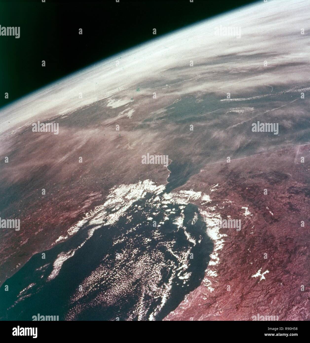 La terra dallo spazio - lo Stretto di Gibilterra, c1980s. Creatore: la NASA. Foto Stock