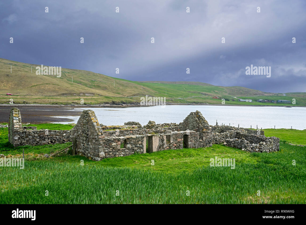 Resti di Croft, abbandonati durante la scozzese dei giochi delle Highland, isole Shetland, Scotland, Regno Unito Foto Stock