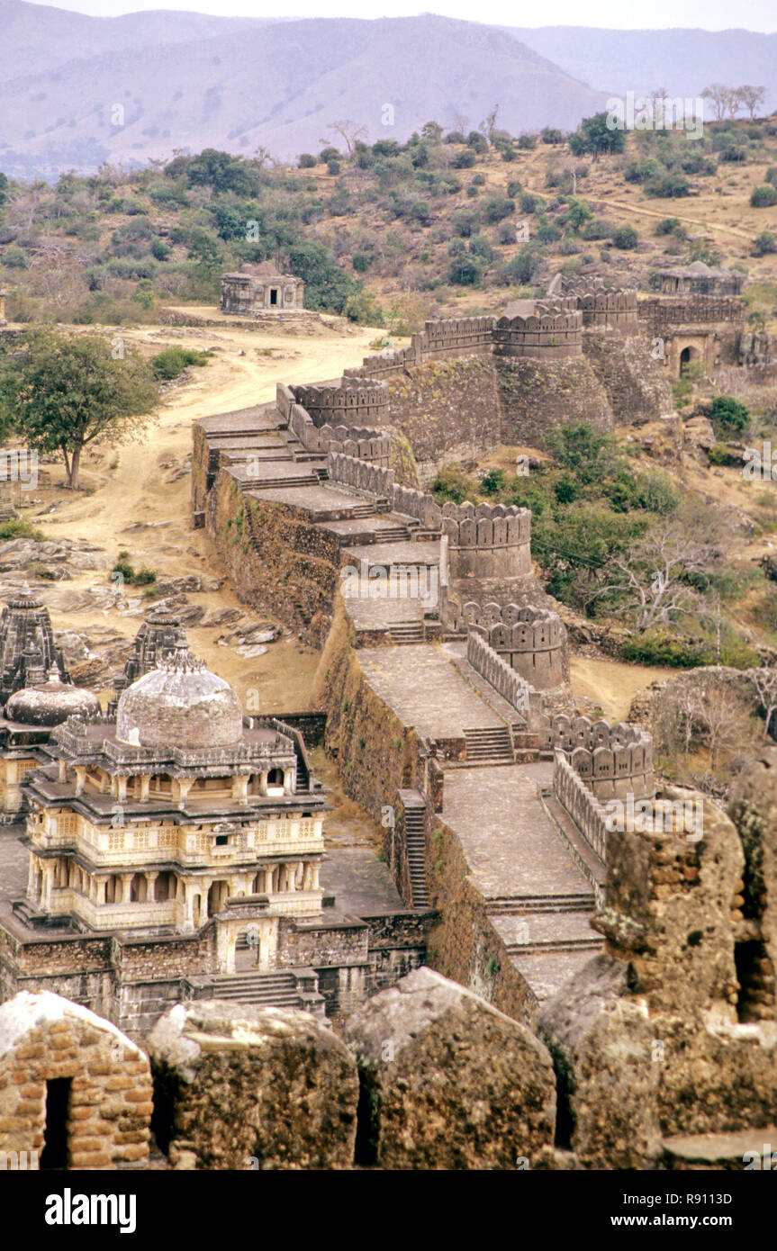 Fort parete, kumbalgarh, Mewar, Rajasthan, India Foto Stock