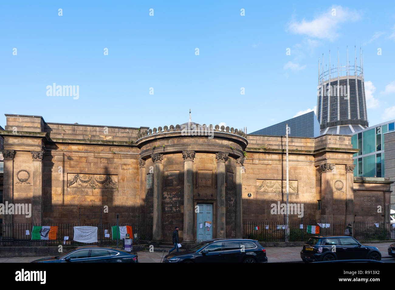 L'ex centro irlandese, Mount Pleasant, Liverpool, con la Cattedrale Metropolitana in background. Immagine presa nel novembre 2018. Foto Stock