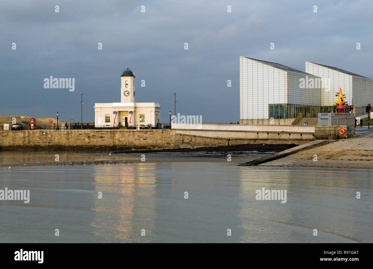 Il Molo, ufficio turistico e Turner edificio a Margate Kent Foto Stock