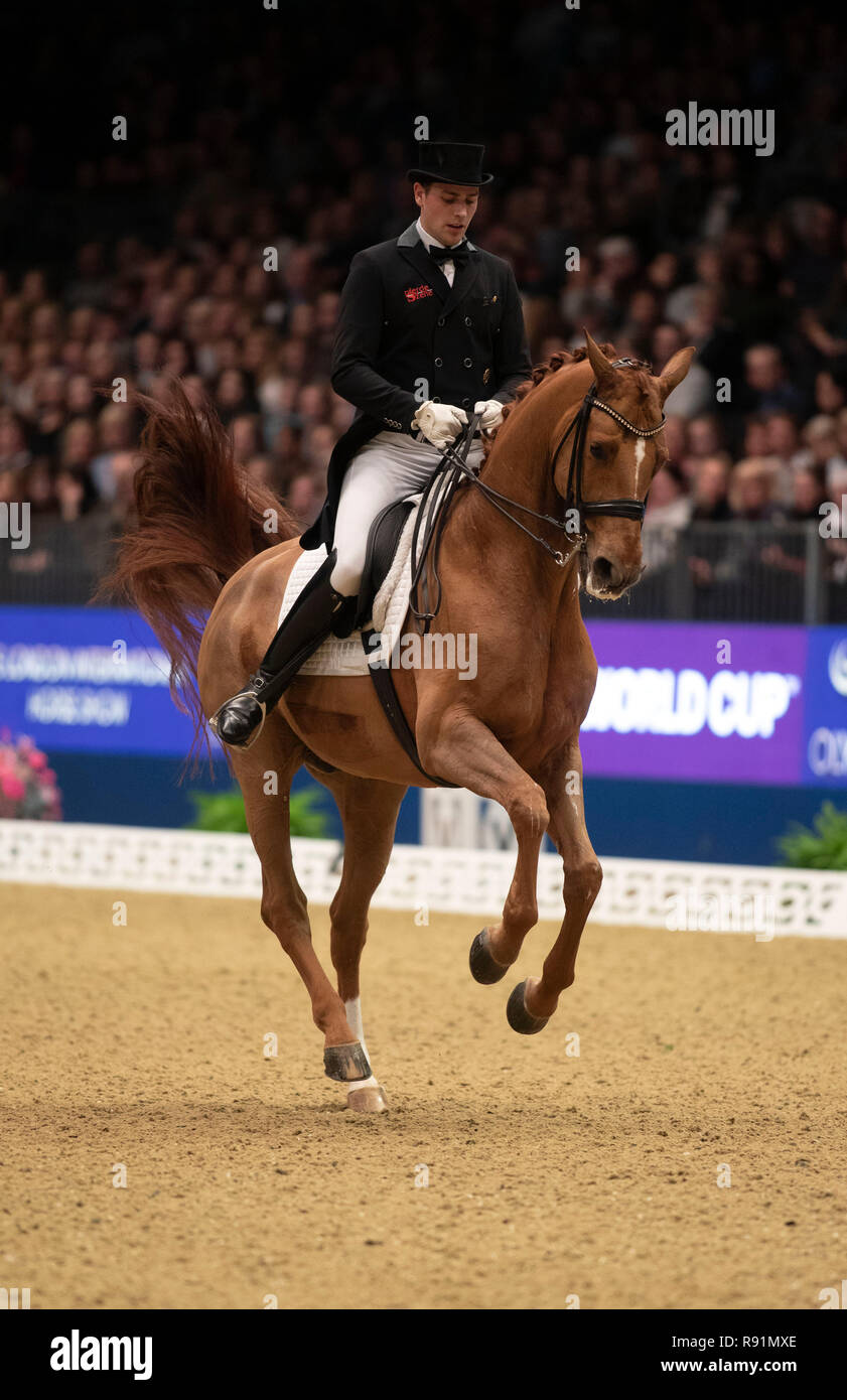 La Germania Federic Wanders riding duca di Bretagna vince il dressage FEI World Cup Grand Prix Freestyle durante il giorno due del London International Horse Show a Olympia di Londra. Foto Stock