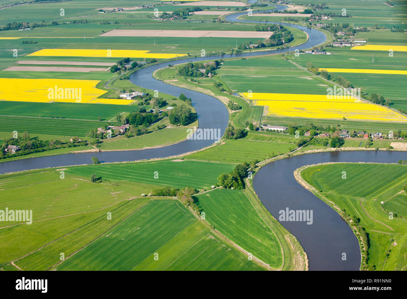 09.05.2011, Hodorf, Schleswig-Holstein, Germania - Die Maeander der oestlich Stoer von Itzehoe zwischen der Geest und der Muensterdorfer Geestinsel. 0R Foto Stock