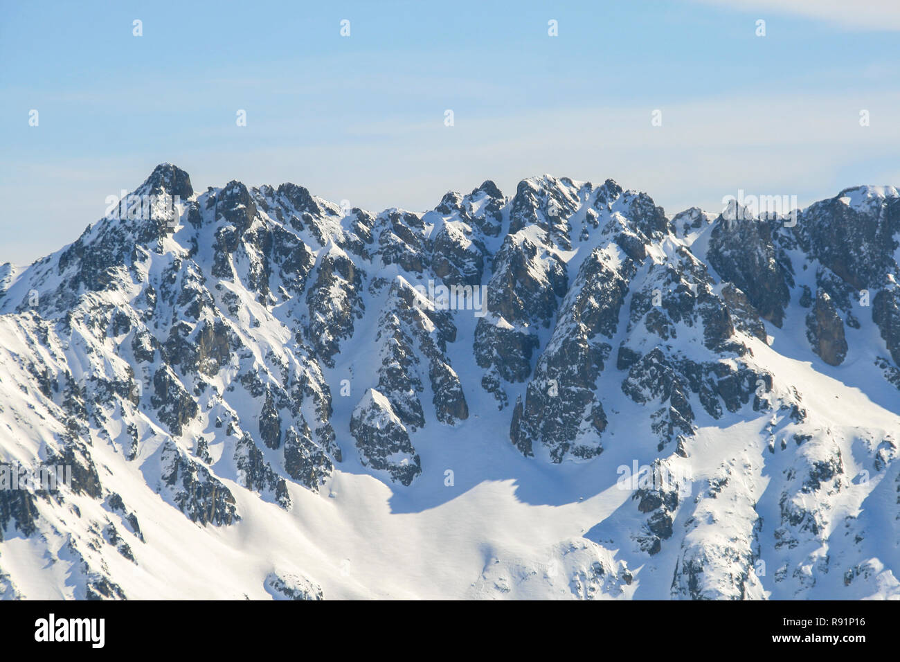 Paesaggio invernale della montagna Pirin da Todorka picco, Bulgaria Foto Stock