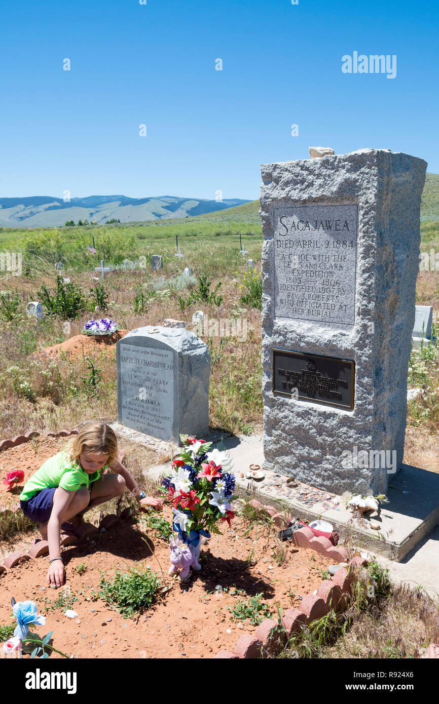 Sacajawea era un Lemhi Shoshone donna che è noto per il suo aiuto alla spedizione del Clark e del Lewis nel raggiungere i loro dottori gli obiettivi della missione esplorando il territorio della Louisiana. Sacajawea viaggiato con la spedizione a migliaia di chilometri di distanza dal North Dakota all'Oceano Pacifico. Ha contribuito a stabilire i contatti culturali con Native American le popolazioni in aggiunta ai suoi contributi alla storia naturale. Foto Stock