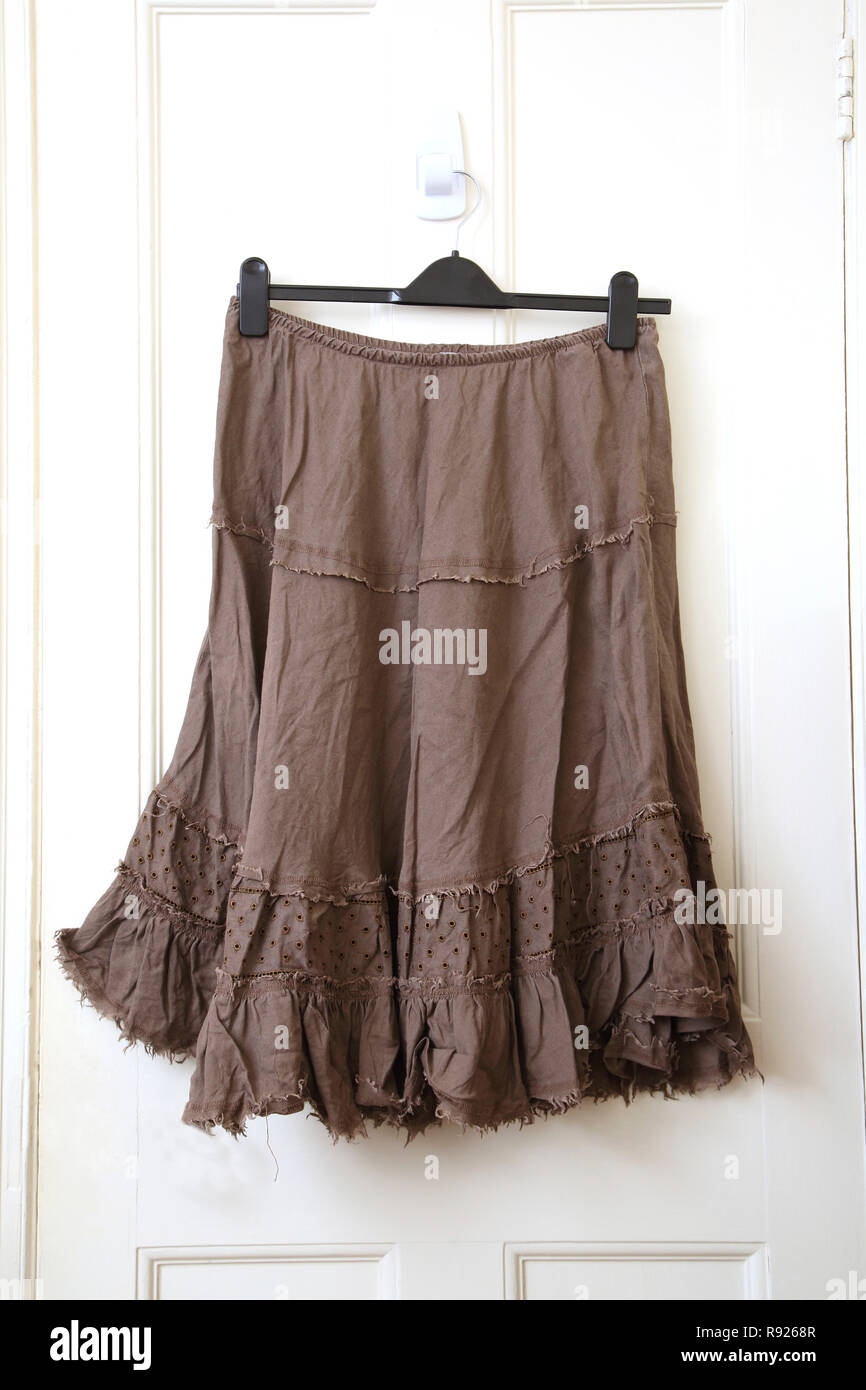 Mantello marrone fatto di R.A. Il ramiè tessuto piuttosto come il lino più  duro di cotone Foto stock - Alamy