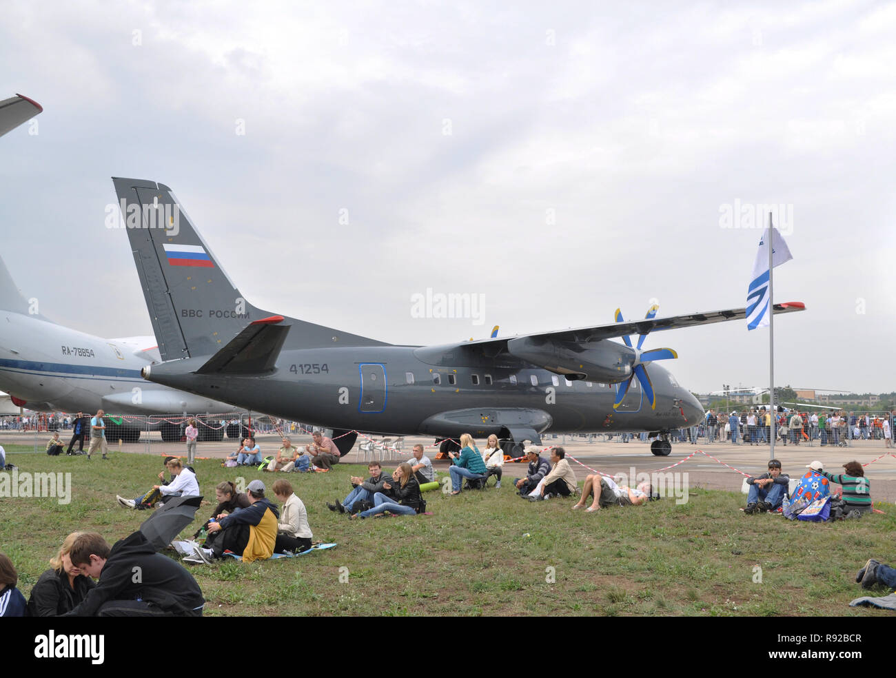 Zhukovsky, Russia. Il 20 agosto 2011. Air show MAKS-2011. Antonov un aereo-140-100 Foto Stock
