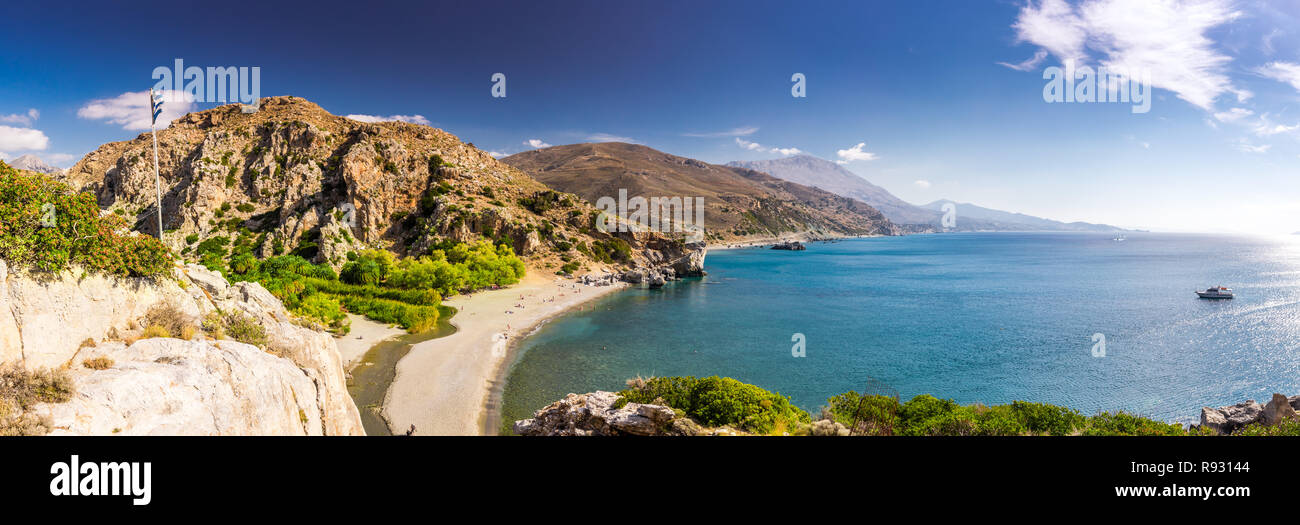 Preveli beach sull'isola di Creta con azure acqua chiara, la Grecia, l'Europa. Creta è la più grande e la più popolata delle isole greche. Foto Stock