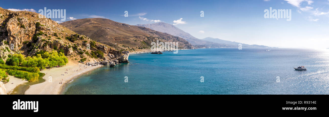 Preveli beach sull'isola di Creta con azure acqua chiara, la Grecia, l'Europa. Creta è la più grande e la più popolata delle isole greche. Foto Stock
