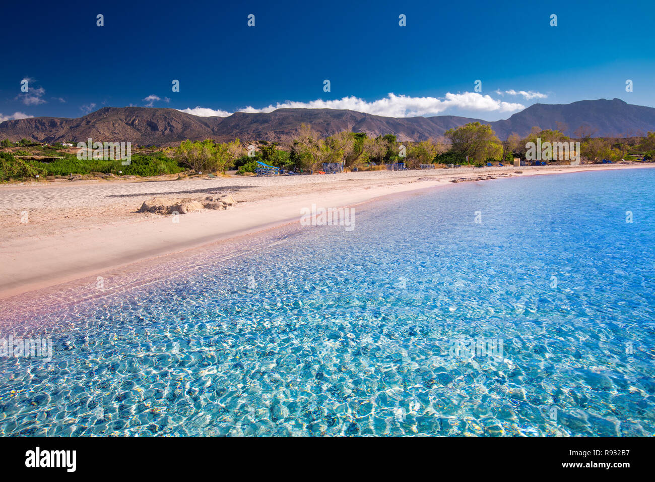 Spiaggia di Elafonissi a Creta isola di azzurro acqua chiara, la Grecia, l'Europa. Creta è la più grande e la più popolata delle isole greche. Foto Stock