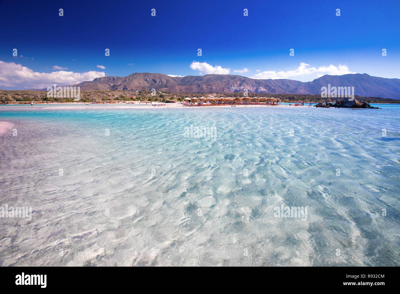 Spiaggia di Elafonissi a Creta isola di azzurro acqua chiara, la Grecia, l'Europa. Creta è la più grande e la più popolata delle isole greche. Foto Stock