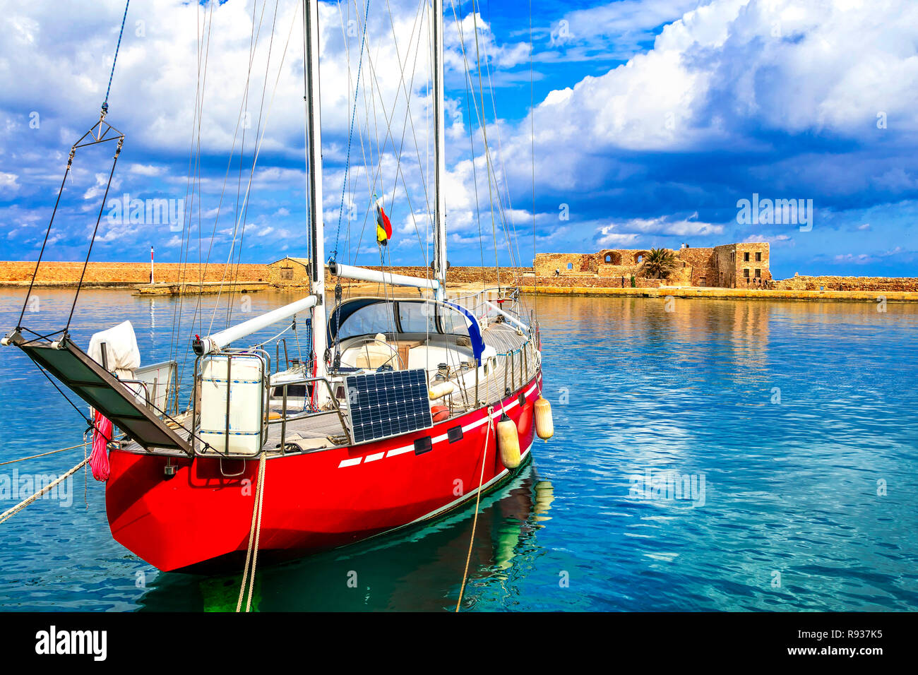 Bella Chania old town,vista con il mare e le barche,l'isola di Creta, Grecia. Foto Stock