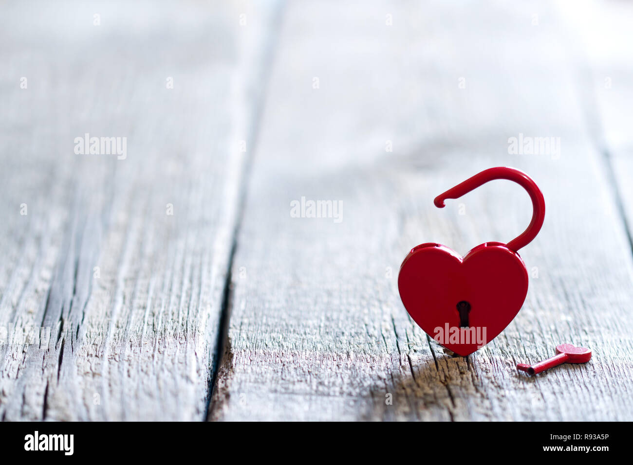 3 Lucchetti Con Chiave 32 Mm - Per Armadietti, Valigie, Zaini E Bagagli - Foto 2