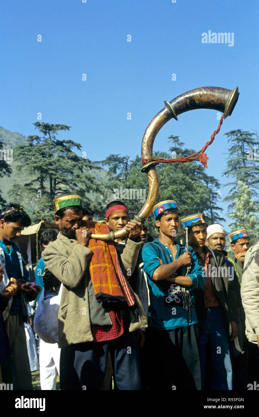 Kulu dassera tromba giocato, Himachal Pradesh, India Foto Stock
