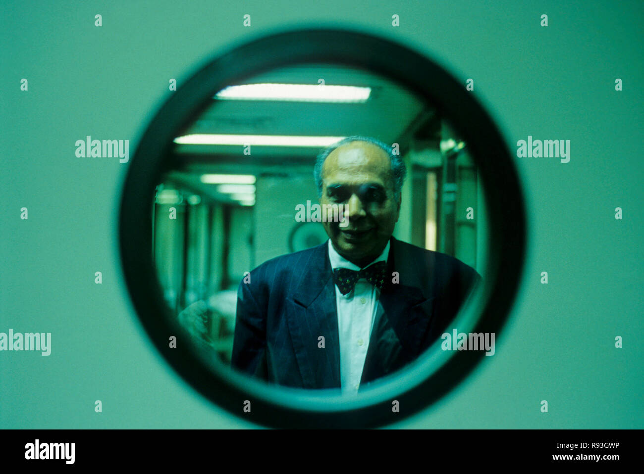 South Asian medico indiano B.K. Goel, Bombay Bombay, Maharashtra, India n. MR Foto Stock