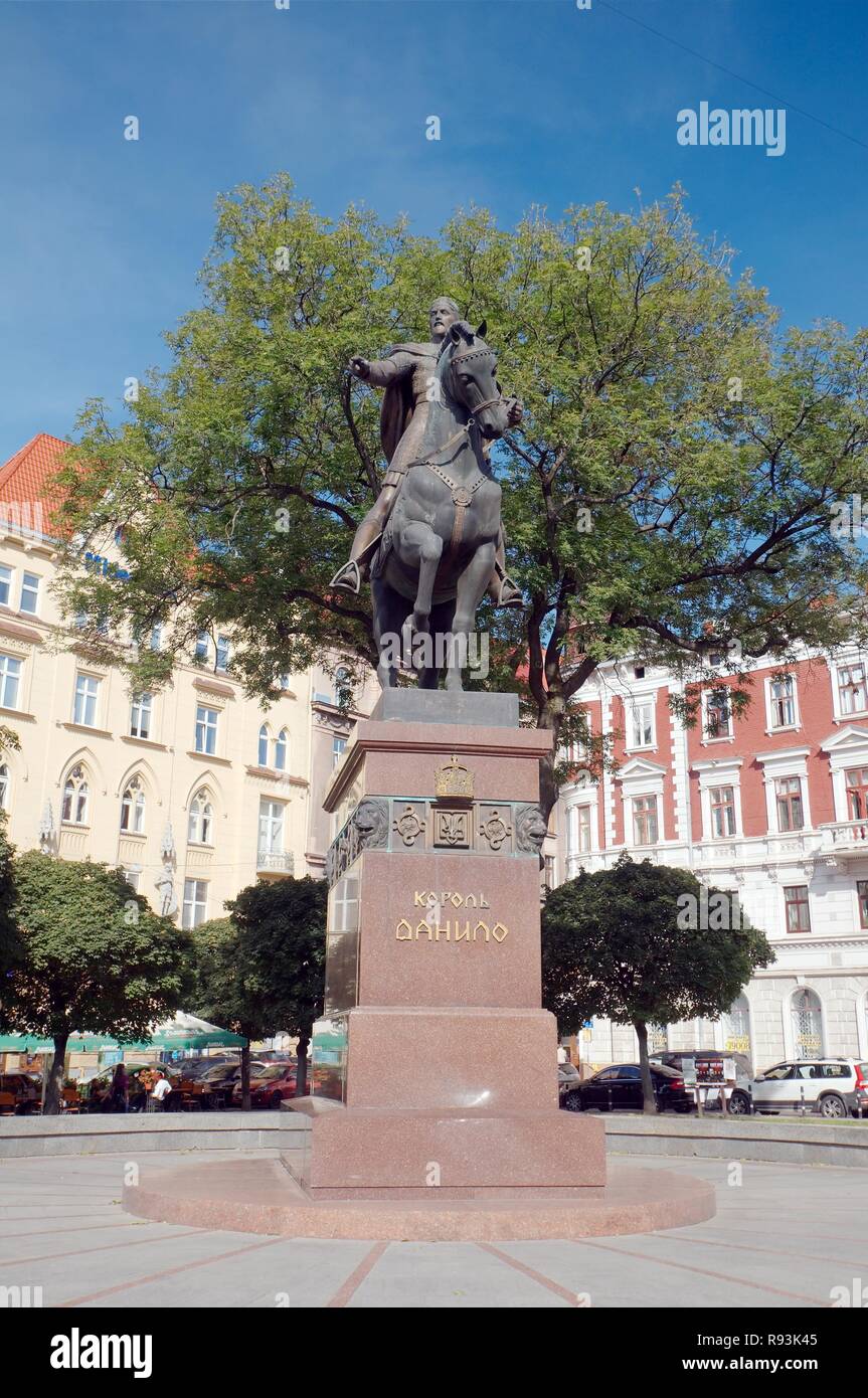 Monumento al re Danilo, centro storico, Lviv, Ucraina, Europa orientale Foto Stock