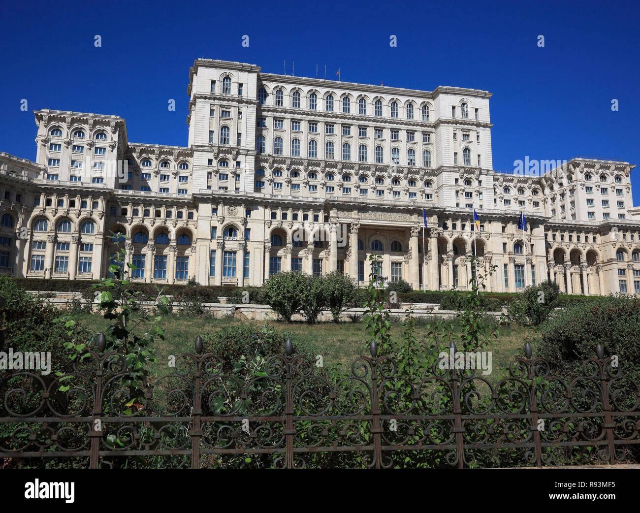 Palazzo del Parlamento, Rumeno Palatul Parlamentului o Casa del Popolo, Casa Poporului, Bukarest, Bucarest, București Foto Stock