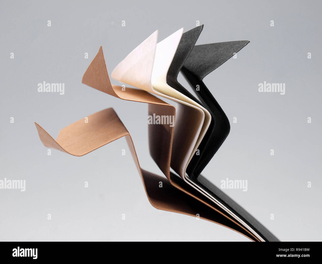 La linea laterale di un foglio di carta spessa Foto Stock