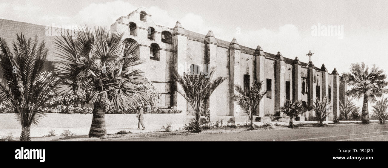 La missione di San Gabriel Arcángel di San Gabriel, California, Stati Uniti d'America, c. 1915. Fondata dagli spagnoli dell'Ordine Francescano, 8 settembre 1771. Dalla splendida California, pubblicato 1915. Foto Stock