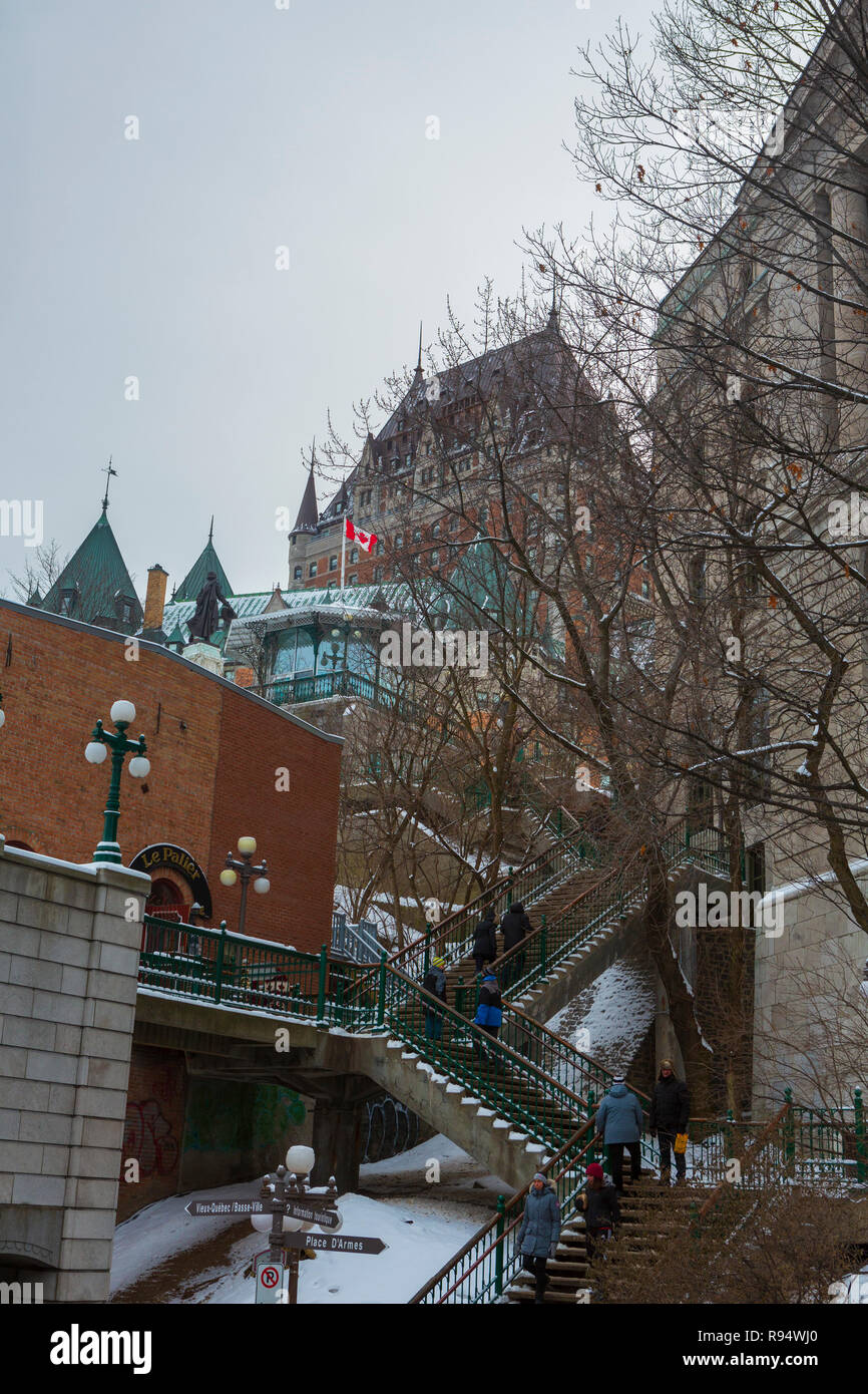 Quebec City, Quebec, Canada è il più antico insediamento europeo in America del nord e l'unica città fortificata a nord del Messico sulle cui pareti sono ancora esistenti. Foto Stock