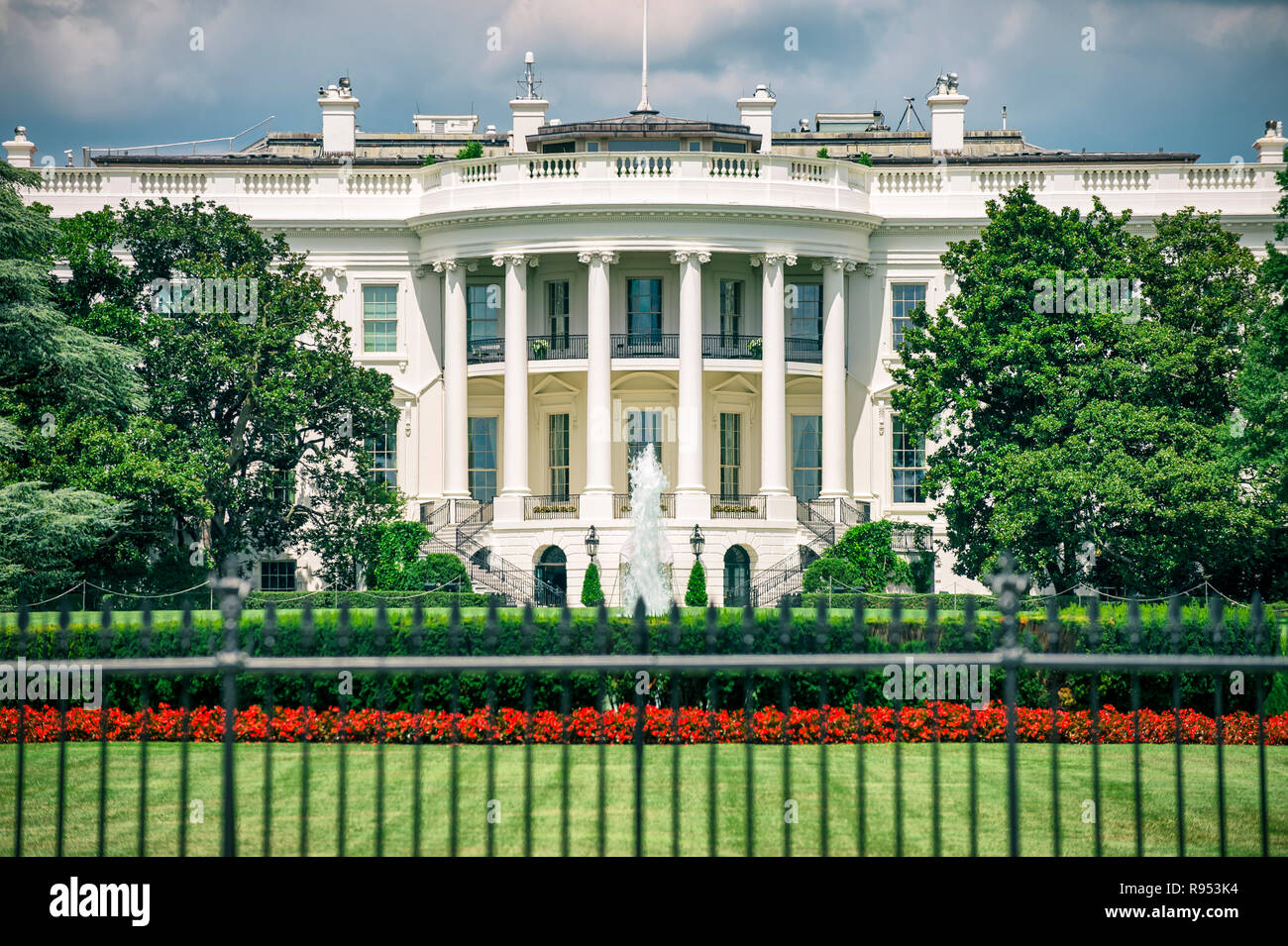 Scenic summer view del South Lawn con il portico iconica della Casa Bianca a Washington DC, Stati Uniti d'America Foto Stock