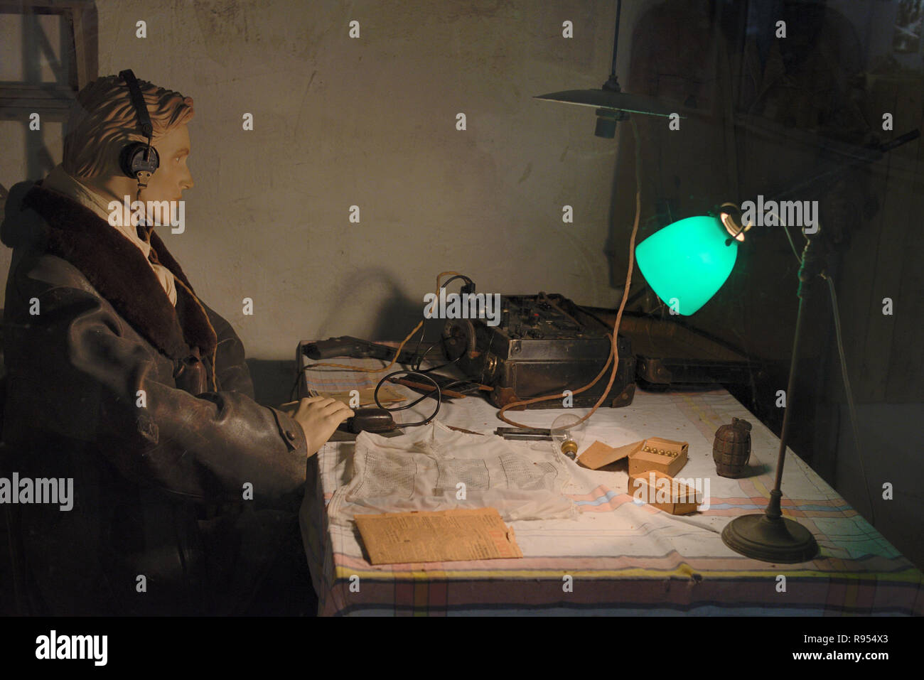 Ascolto militare Post o operatore Radio la ricostruzione nel Musée de la occhiello Castellane Provenza Francia Foto Stock