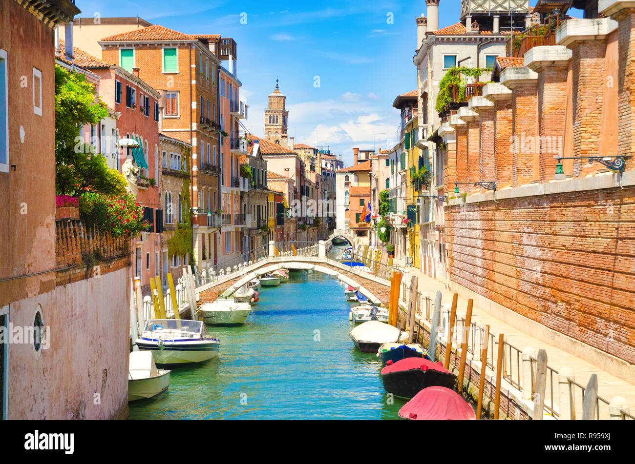 Bella via Venezia, Italia Foto Stock