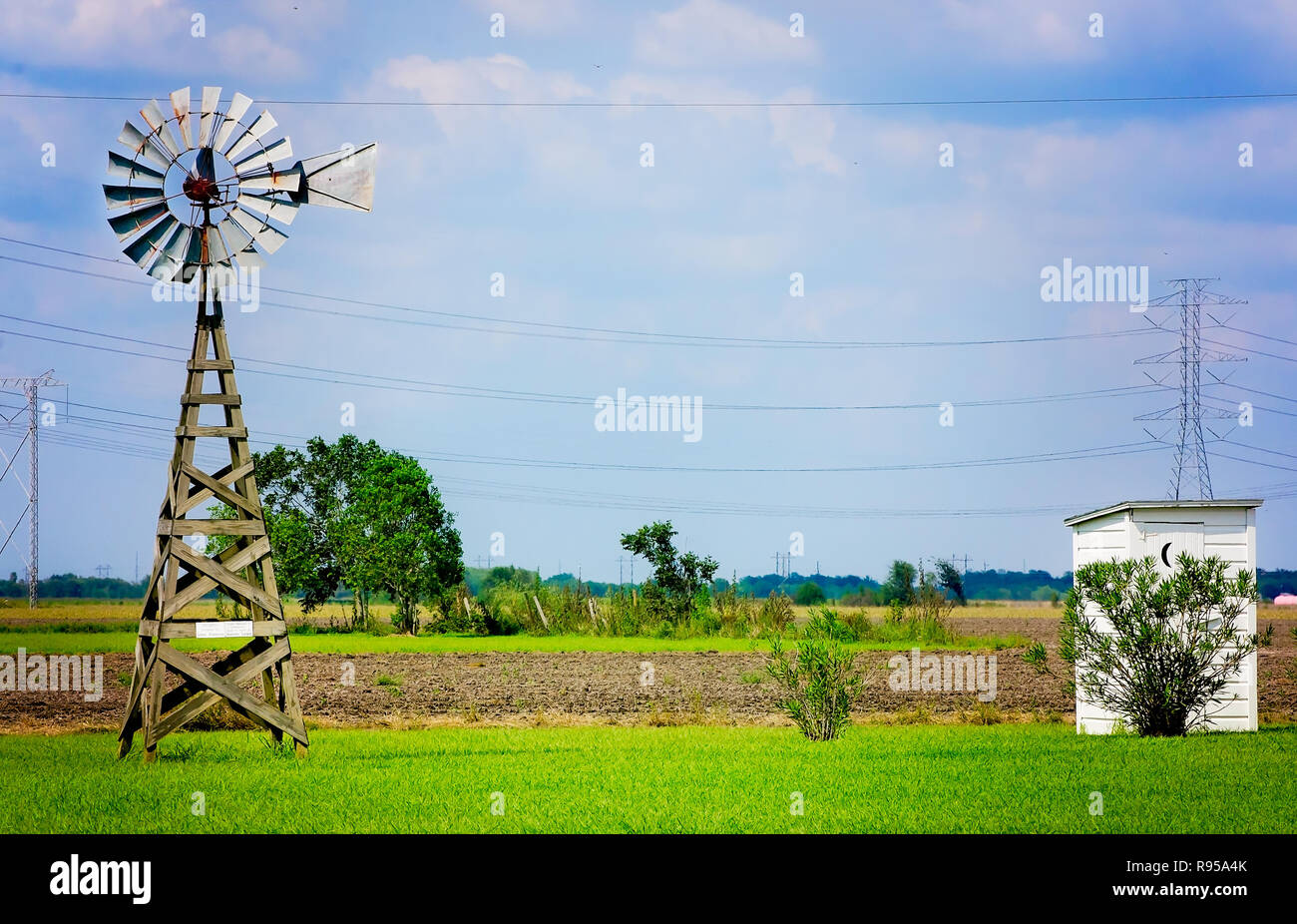 Un mulino a vento gira al di fuori il danese Heritage Museum, Sett. 3, 2017, in Danevang, Texas. Foto Stock