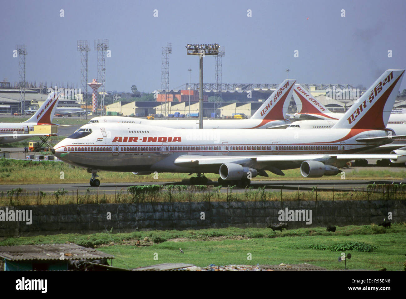 Air India aerei su airport, Mumbai Bombay, Maharashtra, India Foto Stock