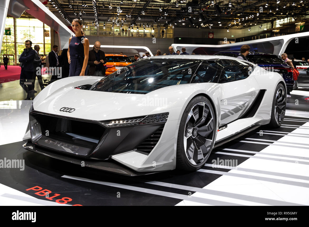 Parigi - Ott 3, 2018: Audi PB18 e-tron concetto super car presentata al Salone di Parigi. Foto Stock