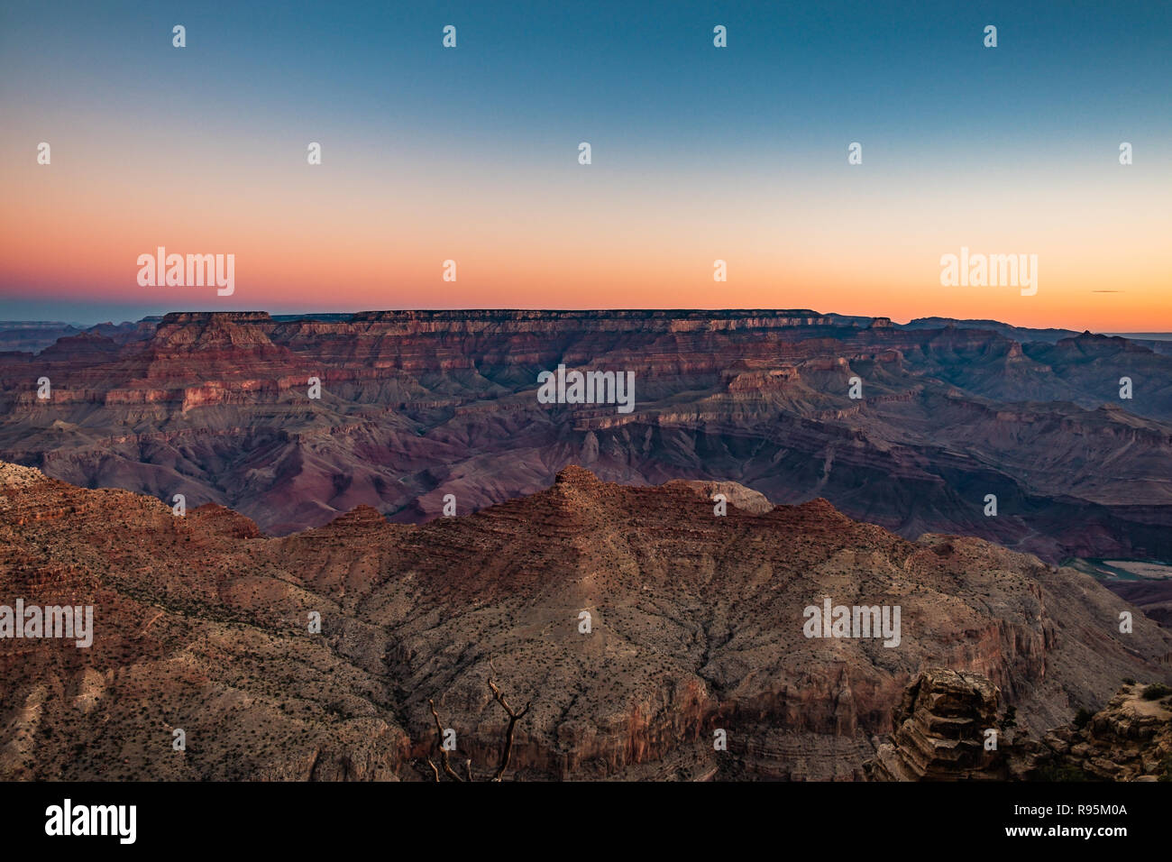 Una vista del Grand Canyon all'alba/tramonto in Arizona, Stati Uniti d'America Foto Stock