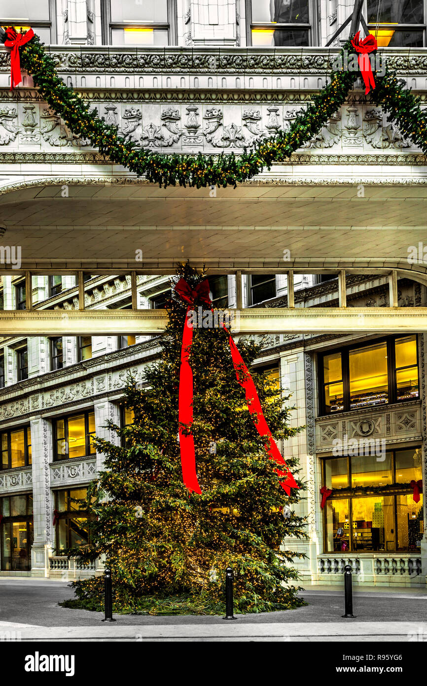 Albero di Natale nel centro di Chicago Foto Stock