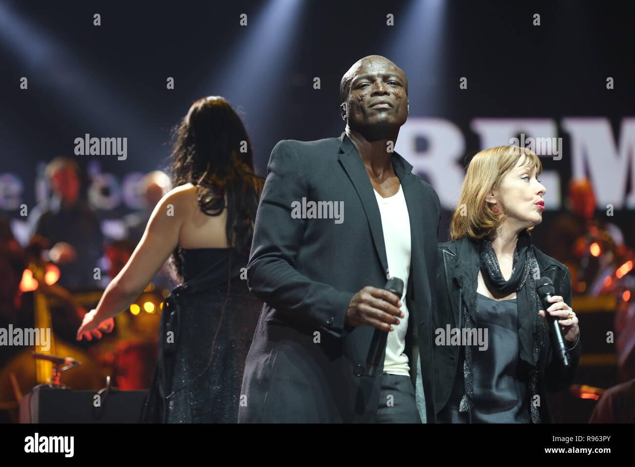 La notte dei PROM con guarnizione, Suzanne Vega, Al McKay, Terra Vento e fuoco esperienza presso Ahoy Rotterdam, dotato di guarnizione di tenuta: dove: Rotterdam, Paesi Bassi Quando: 17 Nov 2018 Credit: WENN.com Foto Stock