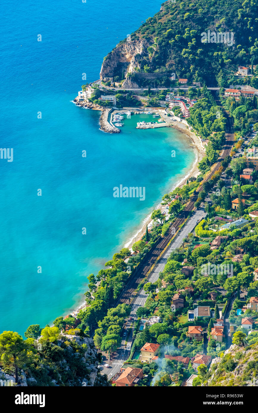 Vista aerea del litorale della Riviera Francese, Costa Azzurra area sul mare in Francia Foto Stock