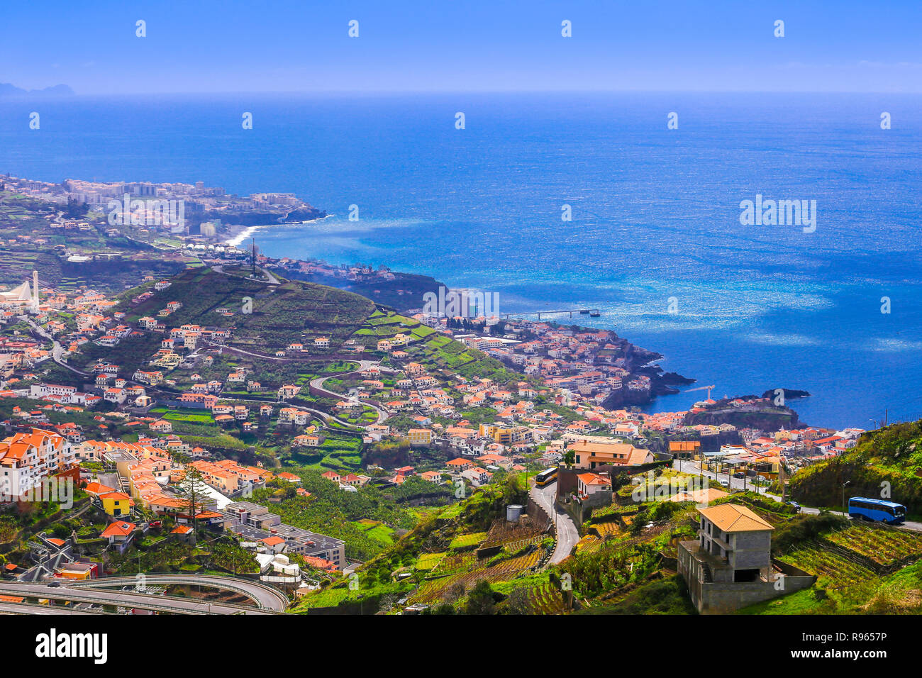 Splendida veduta aerea Camara de Lobos regione dell'isola di Madeira, Portogallo Foto Stock