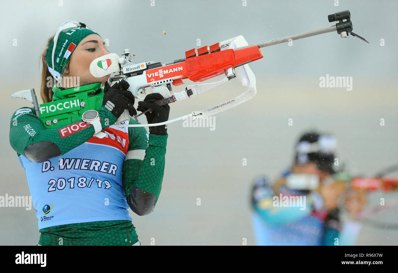 L'Italia Dorothea Wier presso il poligono di tiro durante un biathlon sessione di formazione prima del 2018 IBU Coppa del Mondo di Biathlon in Nove Mesto na Morave, Repubblica Ceca, giovedì, 20 dicembre 2018. (CTK foto/Lubos Pavlicek) Foto Stock